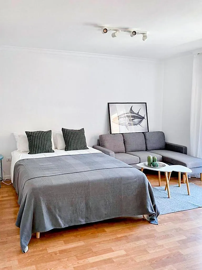 Estudio Del Carmen & Parking Malaga Apartment