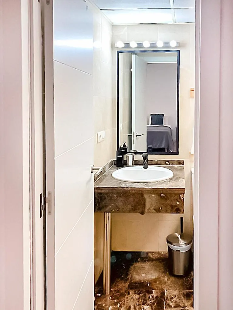 Estudio Del Carmen & Parking Malaga Apartment